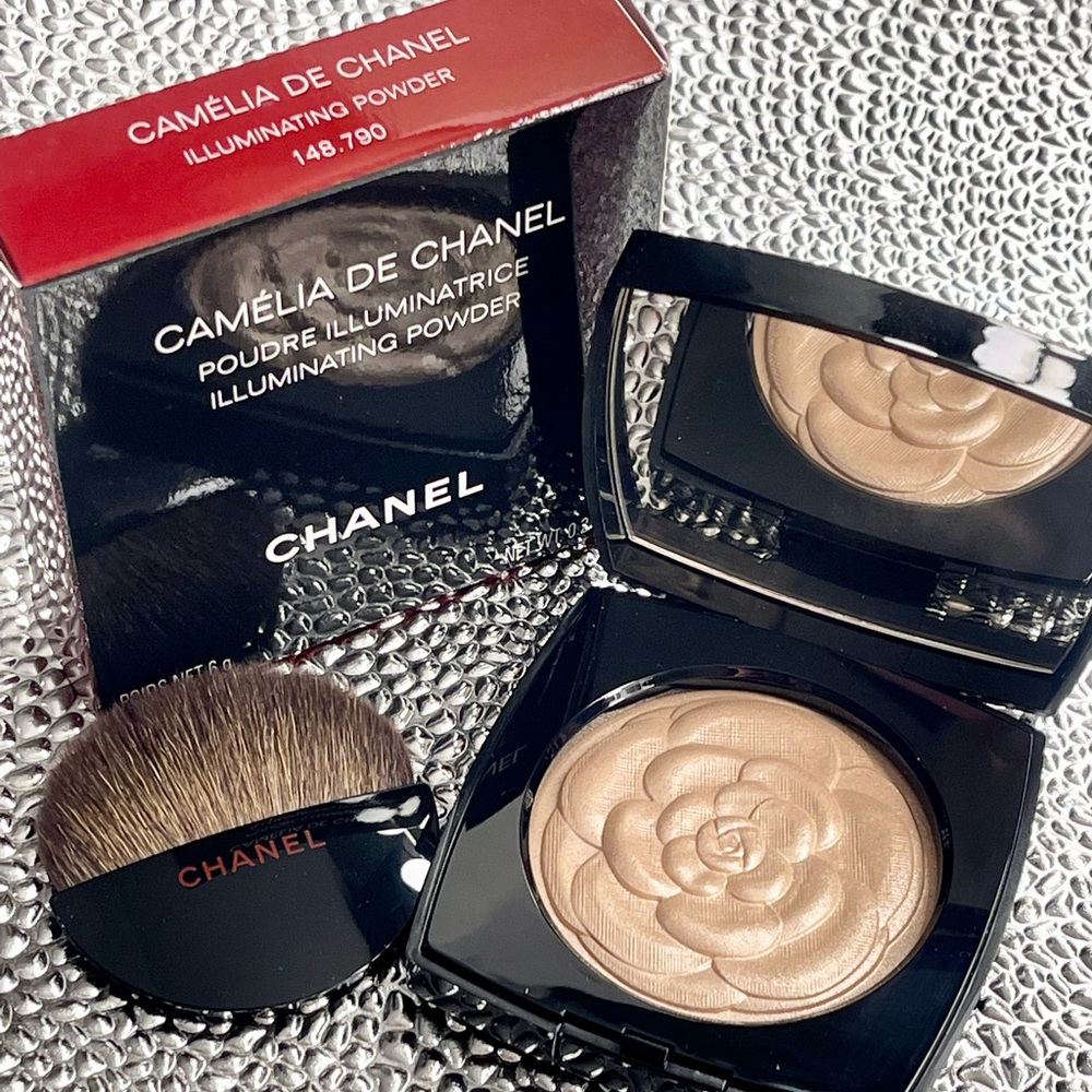 Collectible CHANEL Camelia Highlighter 2017